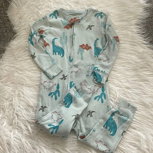 New!! Baby Dino 🦕 feetless onsie 18 months